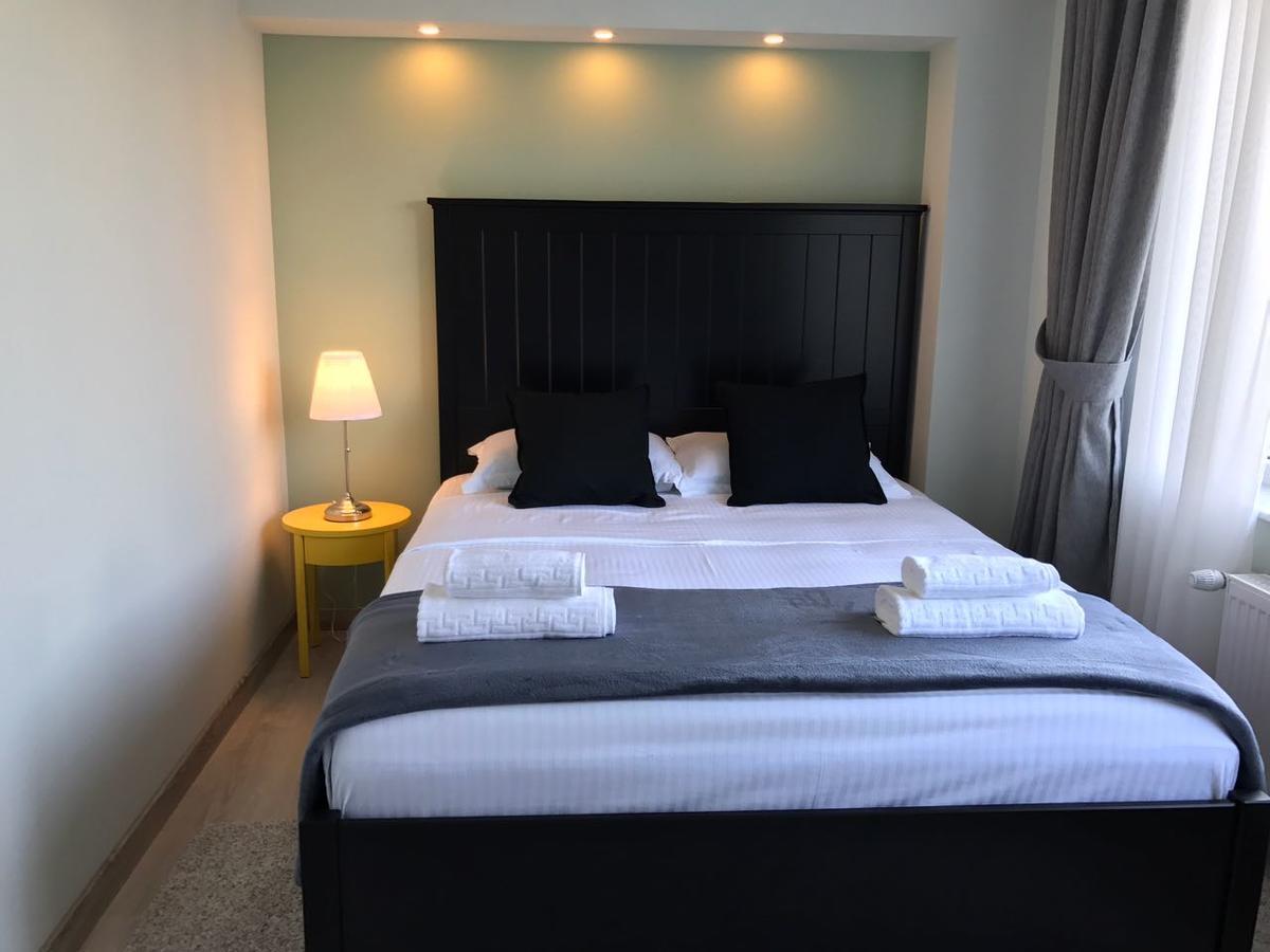 Luxury City Centre Apartment Bucarest Exterior foto