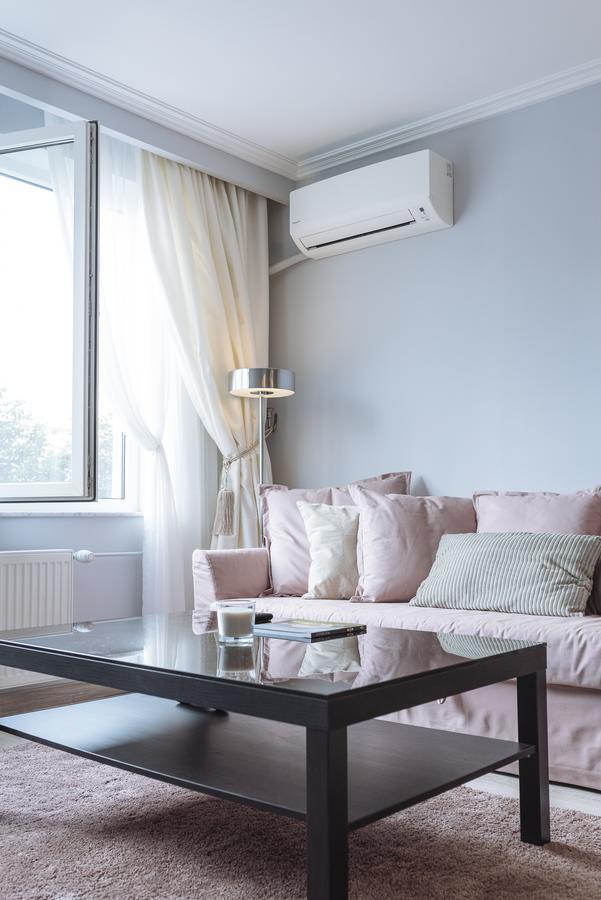 Luxury City Centre Apartment Bucarest Exterior foto