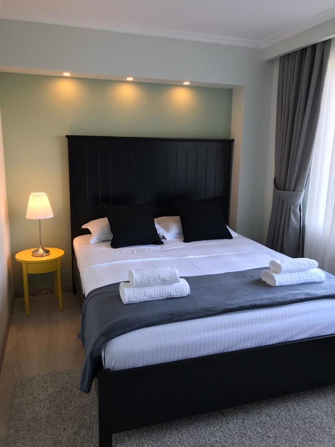 Luxury City Centre Apartment Bucarest Exterior foto